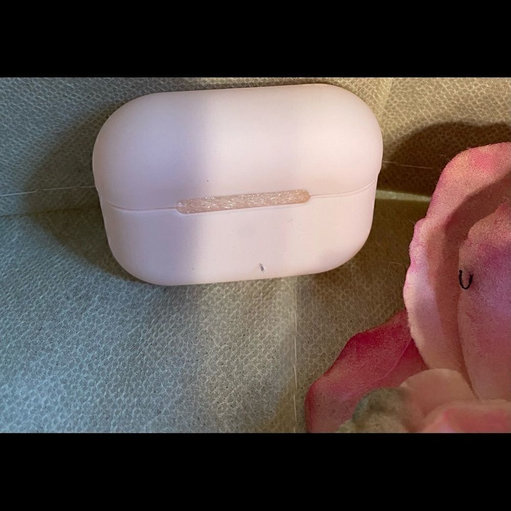 š„IāfabāminiĀ PinkāProtectiveāCaseāForāAirPodsāPro - Picture 6 of 6